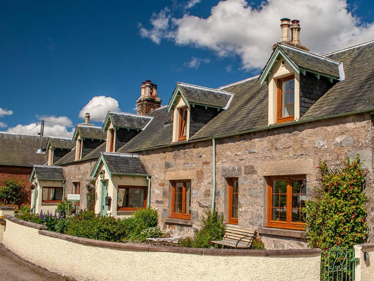 Rosemount Cottage Two - Highland Cottage Garve Eksteriør billede