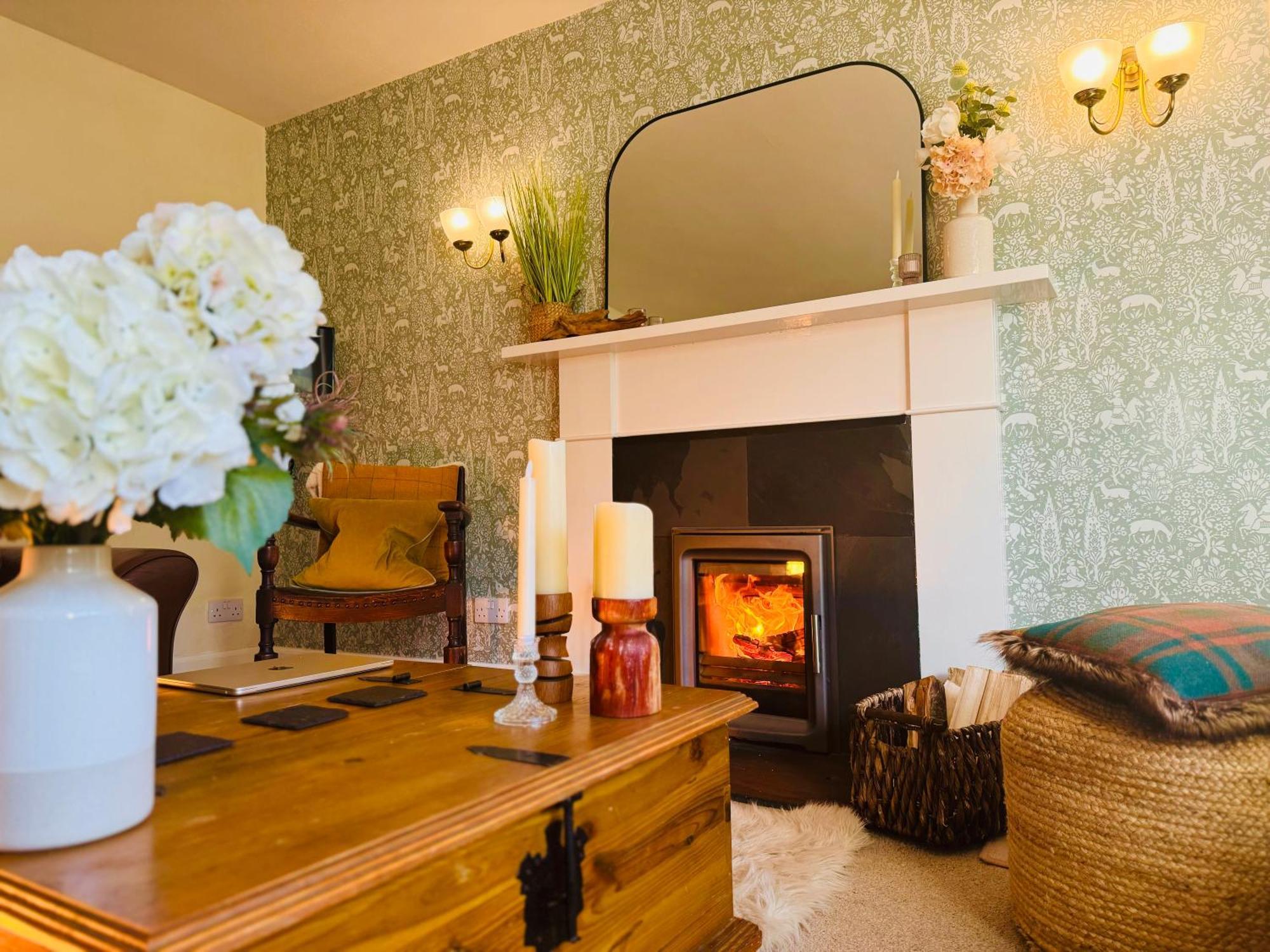 Rosemount Cottage Two - Highland Cottage Garve Eksteriør billede