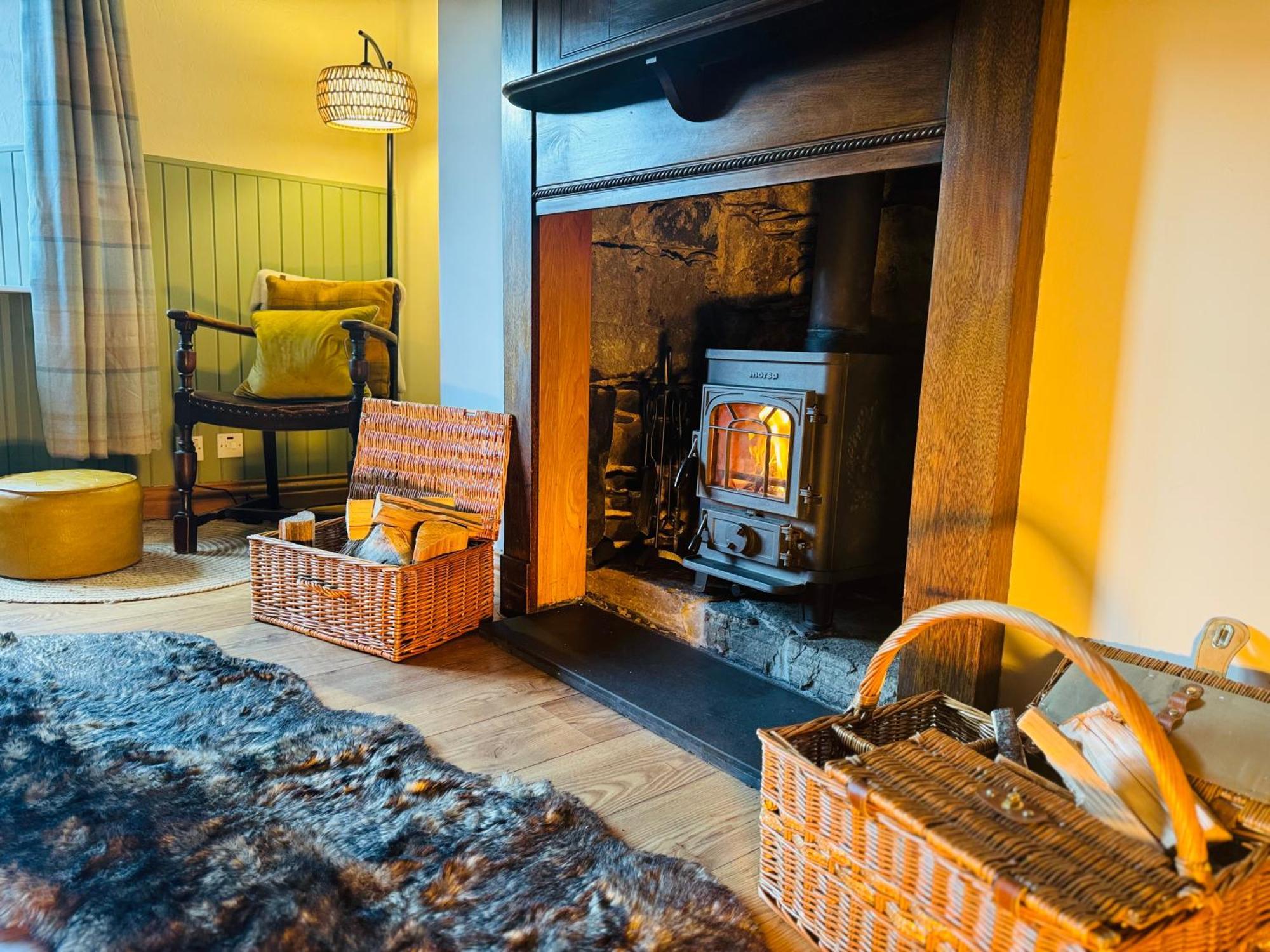 Rosemount Cottage Two - Highland Cottage Garve Eksteriør billede