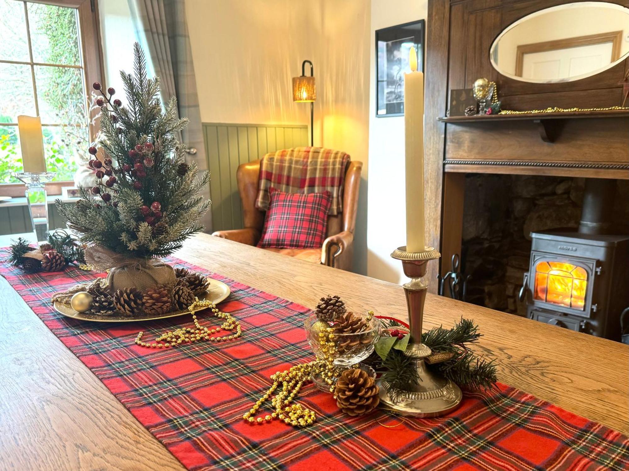 Rosemount Cottage Two - Highland Cottage Garve Eksteriør billede