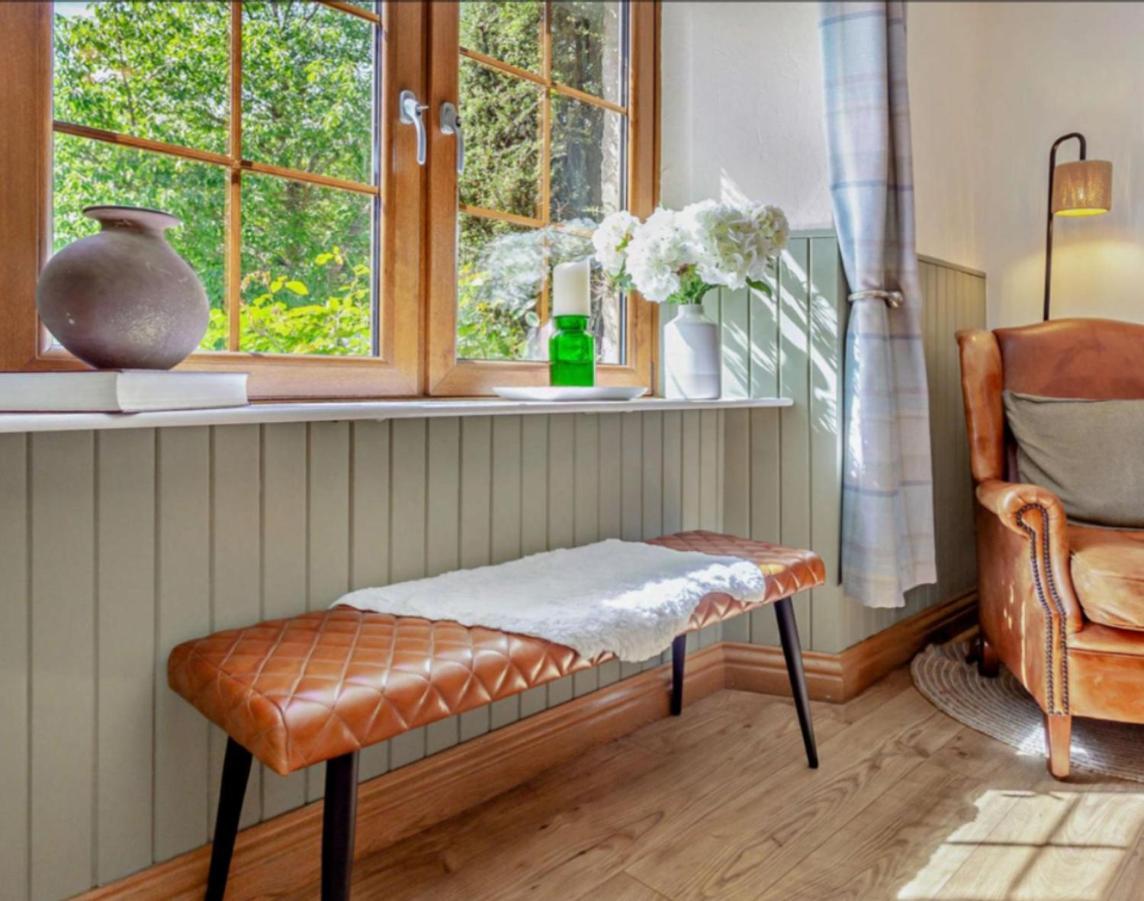 Rosemount Cottage Two - Highland Cottage Garve Eksteriør billede